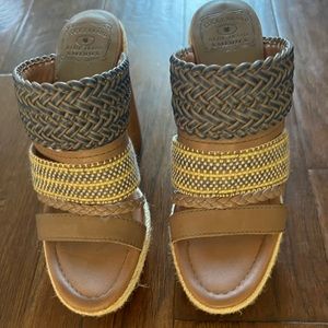 Lucky brand leather wedges with leather beaded detailed straps